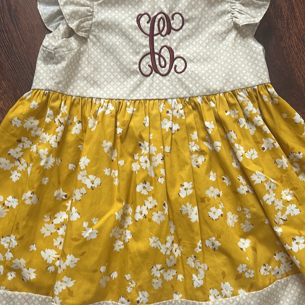 RICRAC & RUFFLES TOP - Picture 2 of 2